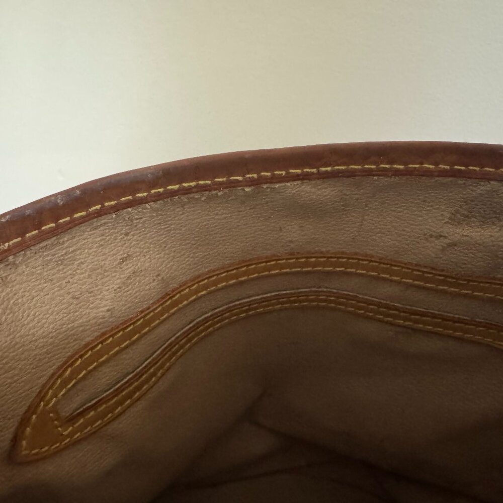 Louis Vuitton Monogram LV Petit Bucket Bag - Picture 8 of 11
